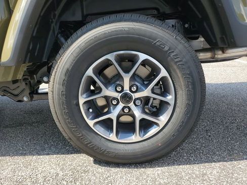 New 2025 Jeep Gladiator Sport image 11