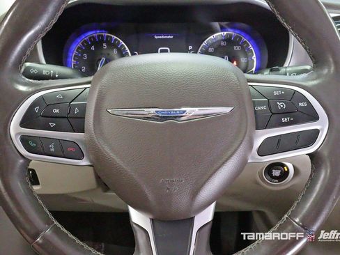 Used 2017 Chrysler Pacifica Touring-L Plus image 6