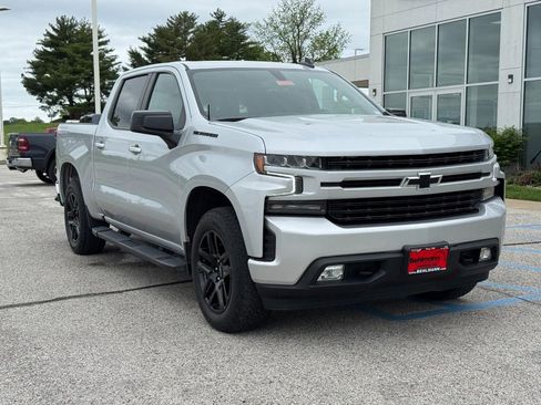 Used 2021 Chevrolet Silverado 1500 RST w/ LPO, Blackout Package AWD/4WD image 2
