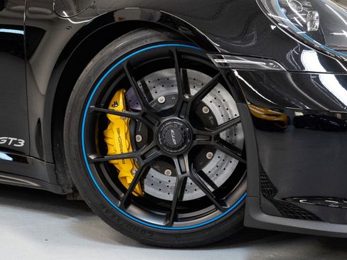 Used 2022 Porsche 911 GT3 image 3