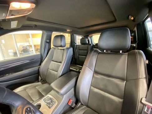 Used 2015 Jeep Grand Cherokee Limited w/ Luxury Group II image 14