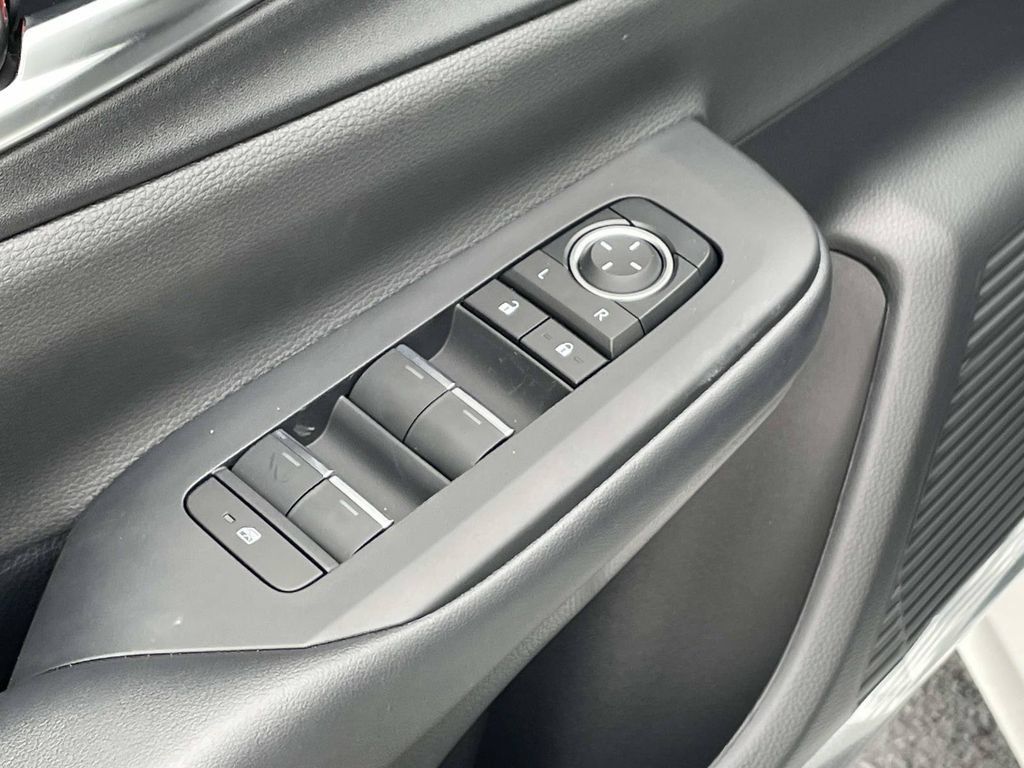 New 2026 Toyota Prius Plug-In Hybrid FWD image 21