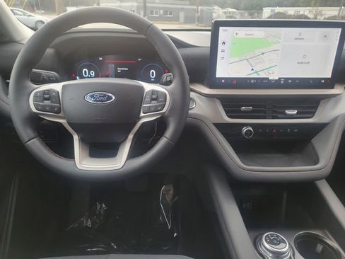New 2026 Ford Explorer Active image 3