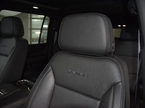 Used 2024 GMC Yukon XL Denali AWD/4WD image 43