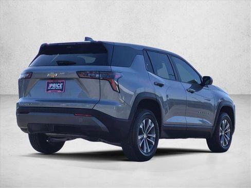 Used 2025 Chevrolet Equinox LT w/ Safety and Technology Package FWD image 5