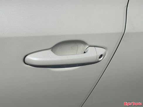 Used 2019 Toyota Highlander Limited image 10