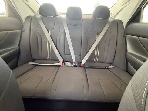 Used 2025 Hyundai Elantra SEL FWD image 38