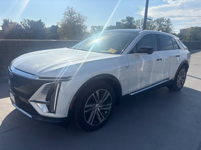Used 2024 Cadillac Lyriq Luxury RWD image 1