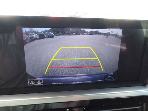 Used 2022 Lexus GX 460 Premium w/ Premium Package image 27