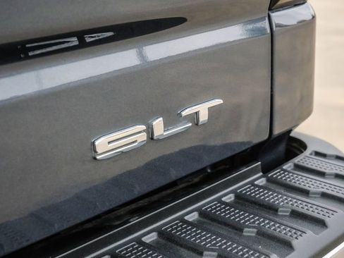 Used 2021 GMC Sierra 1500 SLT image 12