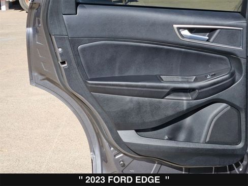 Used 2023 Ford Edge SEL w/ Convenience Package image 18