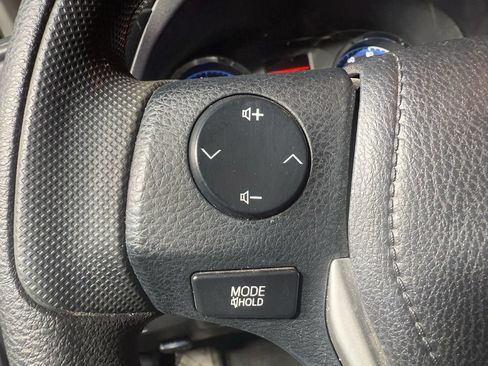 Used 2019 Toyota Corolla LE w/ Carpet Mat Package (TMS) FWD image 14