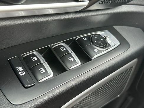 Used 2022 Kia Telluride S AWD/4WD image 17