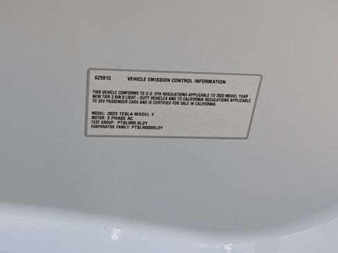 Used 2023 Tesla Model Y Long Range AWD/4WD image 27