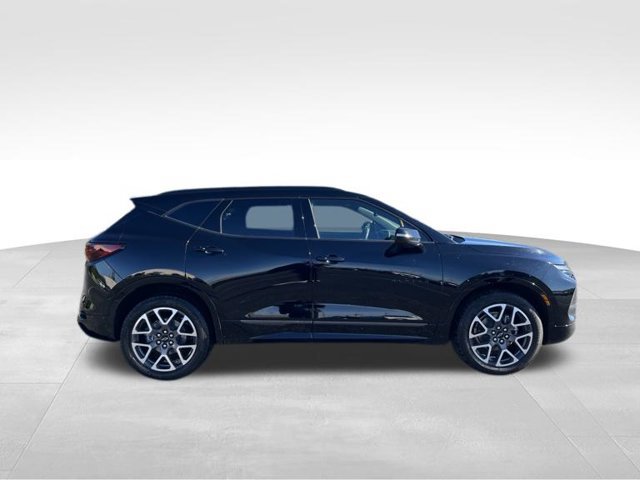 Used 2025 Chevrolet Blazer RS w/ Driver Confidence II Package AWD/4WD image 6
