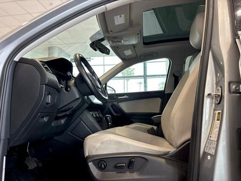 Used 2019 Volkswagen Tiguan SEL image 10