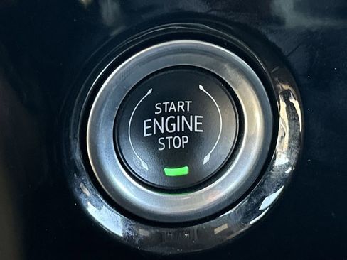 Used 2024 GMC Sierra 1500 Elevation image 17