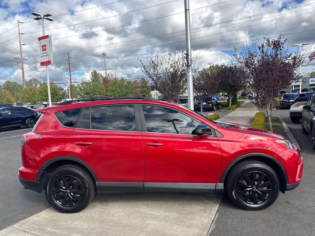 Certified 2017 Toyota RAV4 LE AWD/4WD image 6