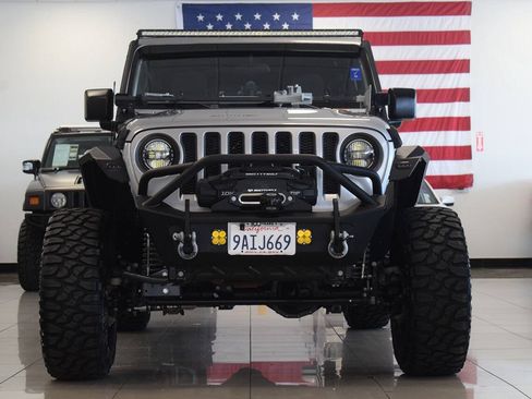 Used 2018 Jeep Wrangler Unlimited Sport S AWD/4WD image 2