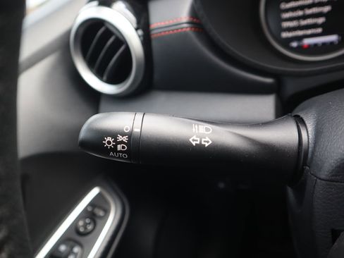 New 2025 Nissan Versa SR w/ Trunk Package image 21