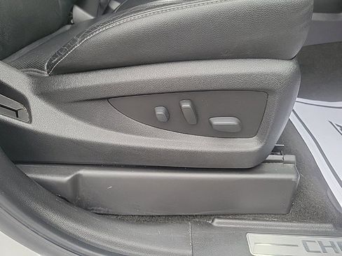 Used 2017 Chevrolet Suburban Premier image 35