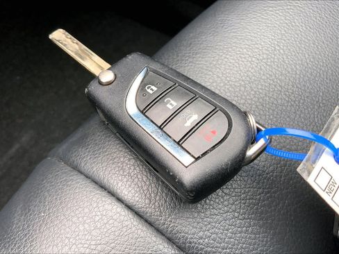 Used 2024 Toyota Camry SE image 13