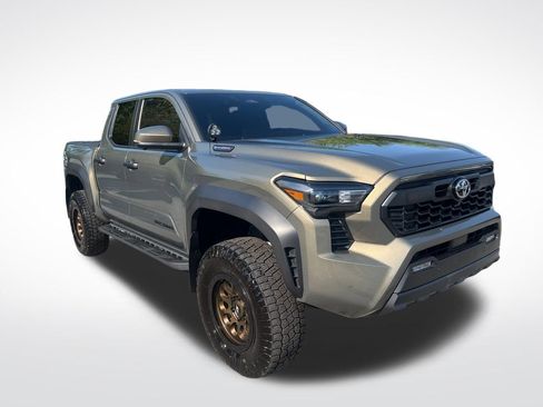 Used 2025 Toyota Tacoma TRD Off-Road w/ TRD Off Road Premium Package AWD/4WD image 9