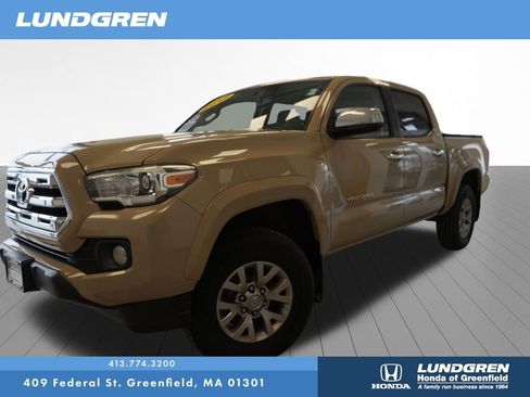 Used 2017 Toyota Tacoma 4x4 Double Cab image 3