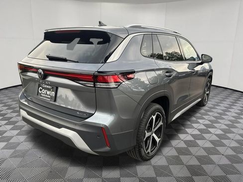 Used 2026 Volkswagen Tiguan SE AWD/4WD image 7