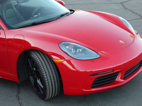 Used 2019 Porsche 718 Cayman RWD image 10