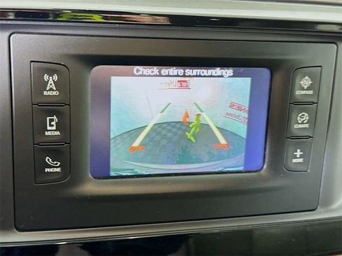 Used 2017 Chrysler Pacifica Touring Plus image 6