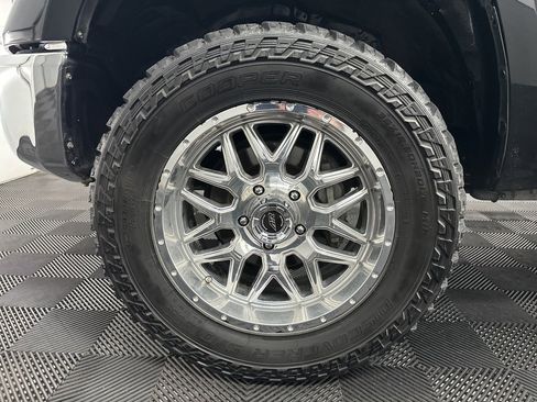 Used 2018 Toyota Tundra Limited w/ Limited Premium Package image 36