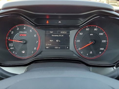 Used 2025 Chevrolet Trax RS w/ Sunroof Package image 23