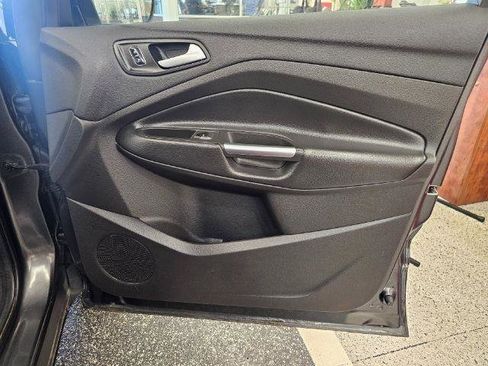 Used 2018 Ford Escape SE w/ Ford Safe & Smart Package image 25