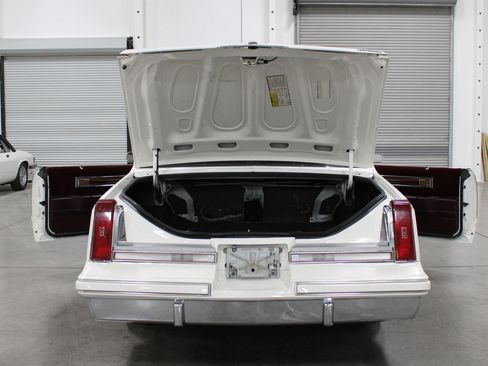 Used 1988 Oldsmobile Cutlass Supreme Classic Brougham RWD image 38
