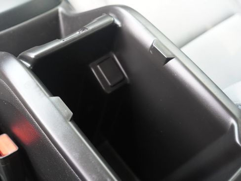 Used 2019 Chevrolet Colorado W/T RWD image 25