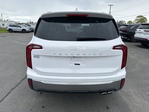 Used 2025 Kia Telluride S FWD image 5