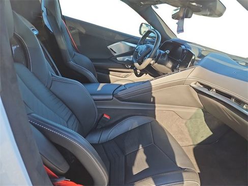 Used 2024 Chevrolet Corvette Stingray Premium Conv w/ Z51 Performance Package image 15