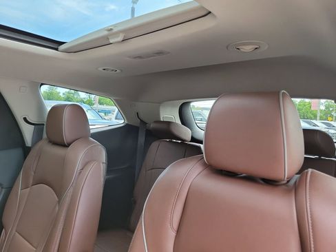 Used 2021 Buick Enclave Avenir w/ Avenir Technology Package FWD image 16