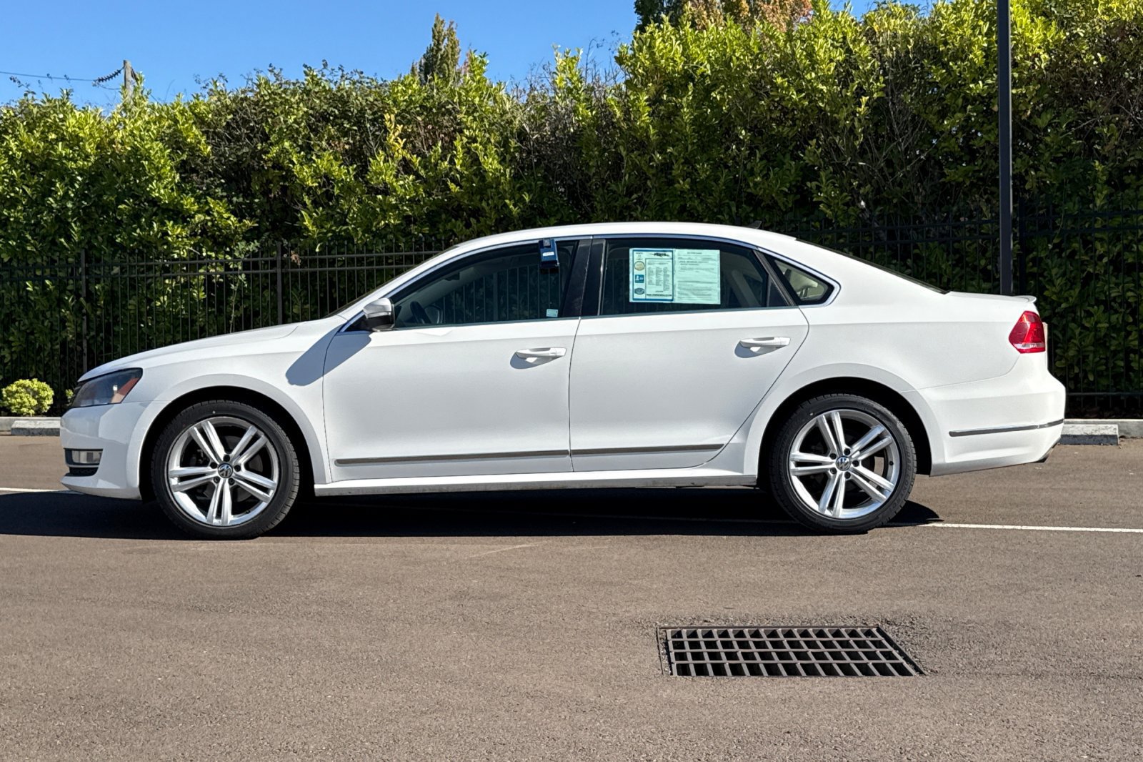 Used 2013 Volkswagen Passat TDI SEL Premium FWD image 7