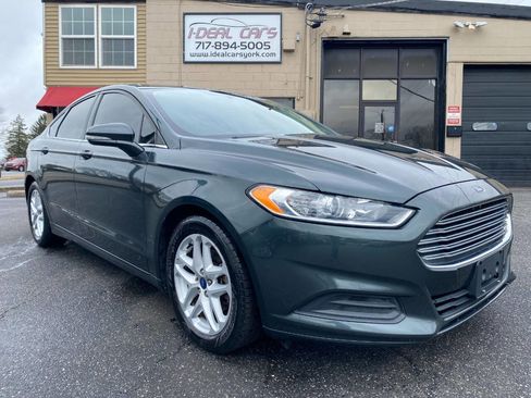 Used 2015 Ford Fusion SE image 1