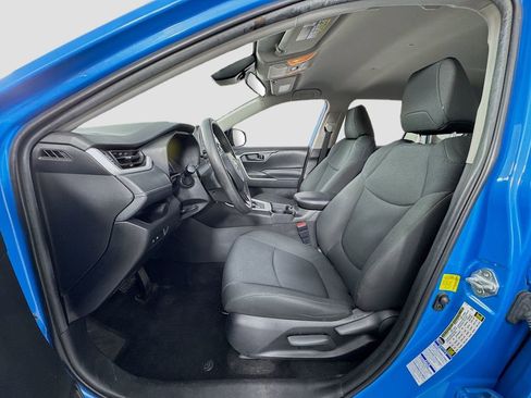 Used 2021 Toyota RAV4 LE AWD/4WD image 10