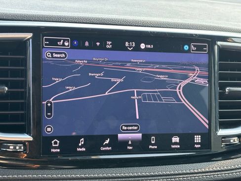 Used 2025 Chrysler Pacifica Limited FWD image 11