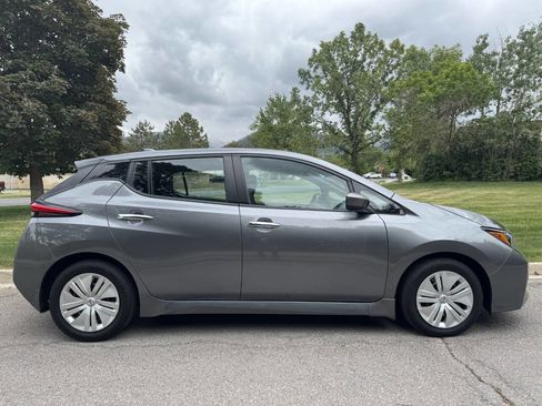 Used 2022 Nissan Leaf S FWD image 2