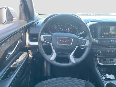 Used 2022 GMC Terrain SLE image 22