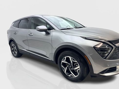 Used 2025 Kia Sportage LX FWD image 12