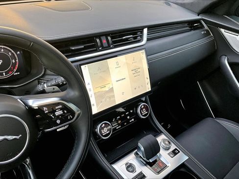 Used 2026 Jaguar F-PACE R-Dynamic S image 32