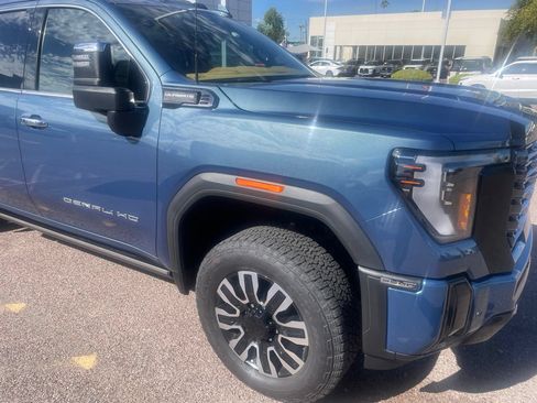 Used 2025 GMC Sierra 3500 Denali Ultimate AWD/4WD image 5