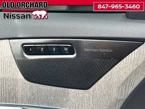 Used 2023 Volvo XC90 T8 Plus w/ Protection Package Premier image 12
