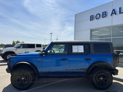 Used 2023 Ford Bronco Wildtrak AWD/4WD image 2